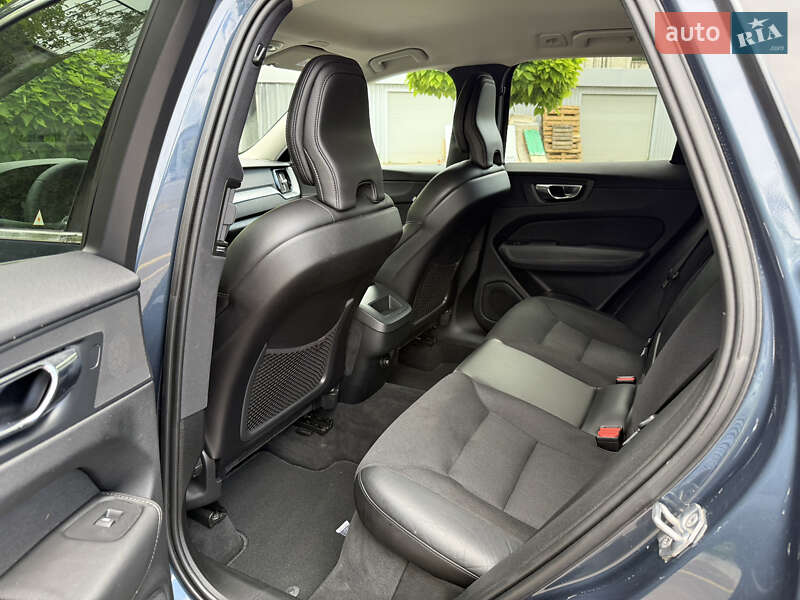 Внедорожник / Кроссовер Volvo XC60 2019 в Ровно