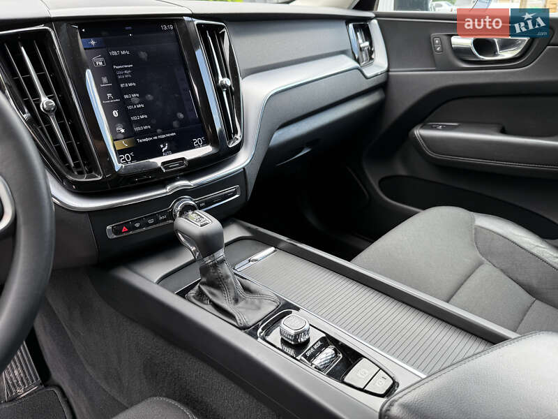 Внедорожник / Кроссовер Volvo XC60 2019 в Ровно