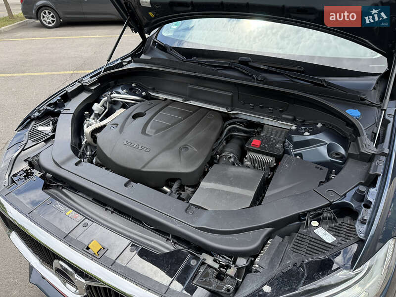 Внедорожник / Кроссовер Volvo XC60 2019 в Ровно