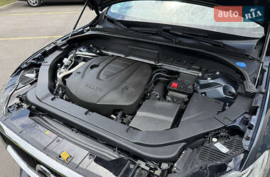 Внедорожник / Кроссовер Volvo XC60 2019 в 