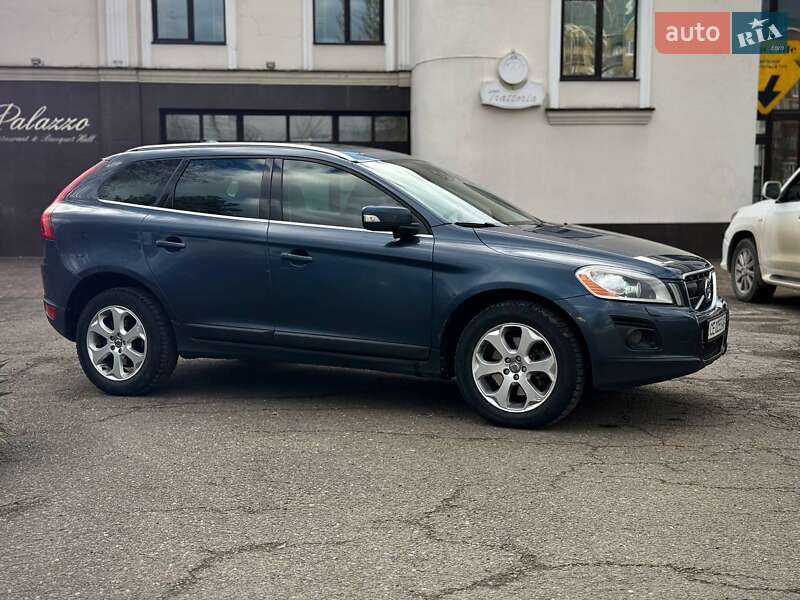 Внедорожник / Кроссовер Volvo XC60 2009 в Черновцах