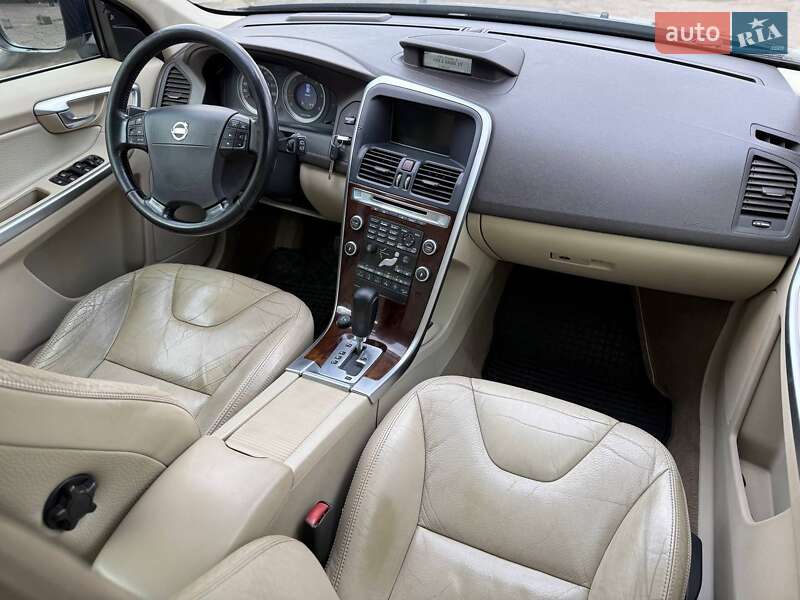 Внедорожник / Кроссовер Volvo XC60 2009 в Черновцах