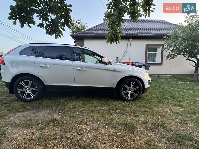 Внедорожник / Кроссовер Volvo XC60 2011 в Киеве