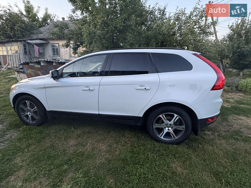 Внедорожник / Кроссовер Volvo XC60 2011 в Киеве