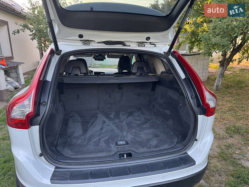 Внедорожник / Кроссовер Volvo XC60 2011 в Киеве