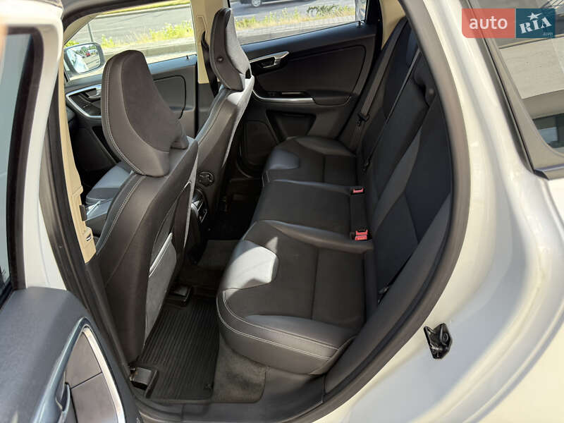 Внедорожник / Кроссовер Volvo XC60 2013 в Львове