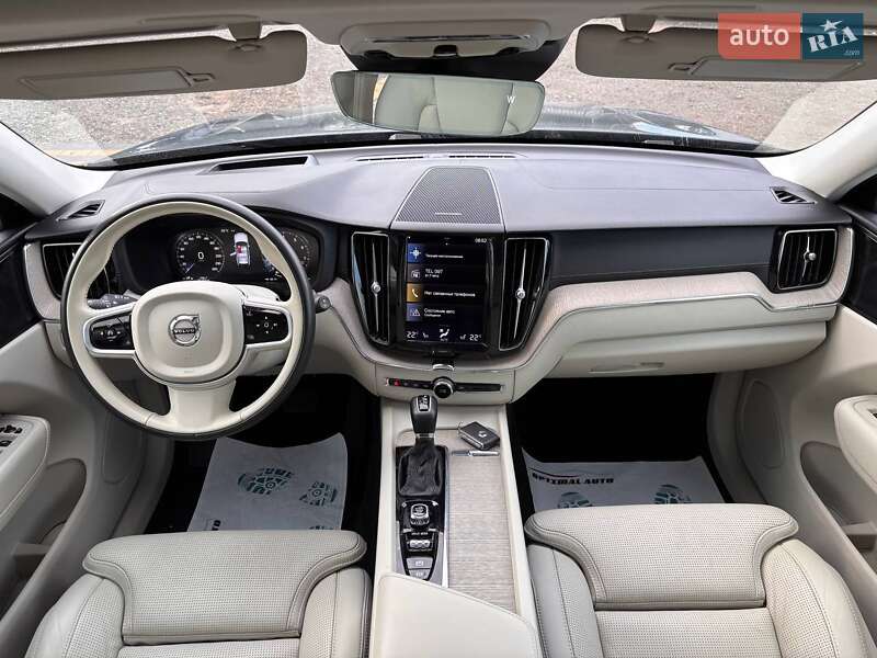 Внедорожник / Кроссовер Volvo XC60 2021 в Львове