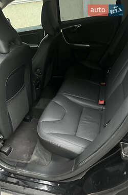 Внедорожник / Кроссовер Volvo XC60 2012 в 