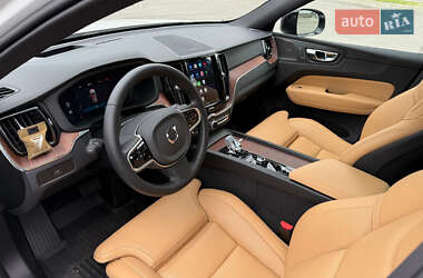 Позашляховик / Кросовер Volvo XC60 2024 в 