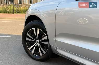 Внедорожник / Кроссовер Volvo XC60 2020 в 