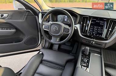 Внедорожник / Кроссовер Volvo XC60 2020 в 