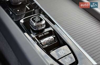 Внедорожник / Кроссовер Volvo XC60 2020 в 