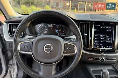 Внедорожник / Кроссовер Volvo XC60 2020 в 