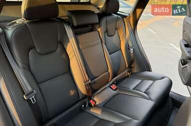 Внедорожник / Кроссовер Volvo XC60 2020 в 