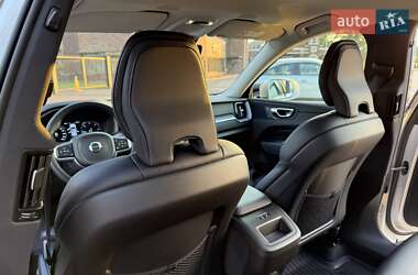 Внедорожник / Кроссовер Volvo XC60 2020 в 