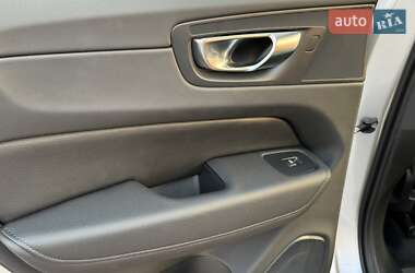 Внедорожник / Кроссовер Volvo XC60 2020 в 