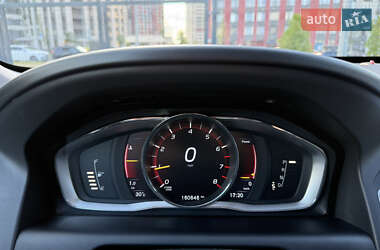Внедорожник / Кроссовер Volvo XC60 2016 в 