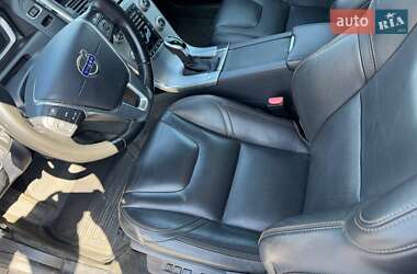 Внедорожник / Кроссовер Volvo XC60 2017 в 