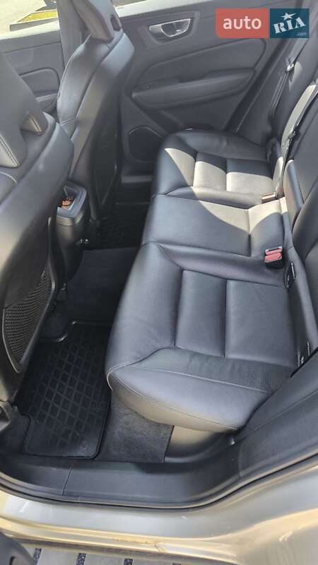 Внедорожник / Кроссовер Volvo XC60 2020 в Ивано-Франковске фото 5 Внедорожник / Кроссовер Volvo XC60 2020 в Ивано-Франковске