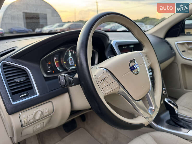 Позашляховик / Кросовер Volvo XC60 2016 в Луцьку