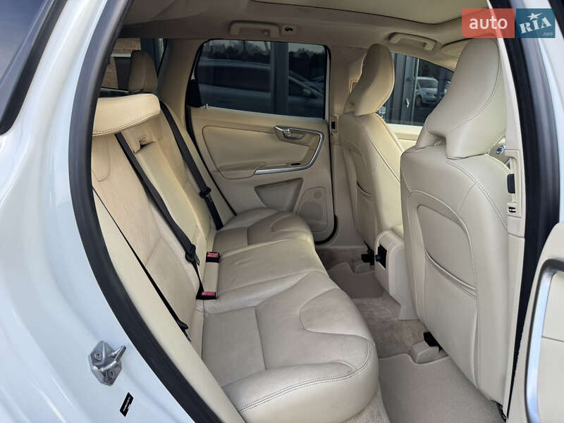 Позашляховик / Кросовер Volvo XC60 2016 в Луцьку