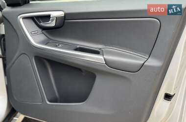 Внедорожник / Кроссовер Volvo XC60 2015 в 