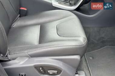 Внедорожник / Кроссовер Volvo XC60 2015 в 