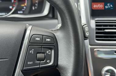 Внедорожник / Кроссовер Volvo XC60 2015 в 