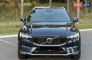 Внедорожник / Кроссовер Volvo XC60 2021 в 