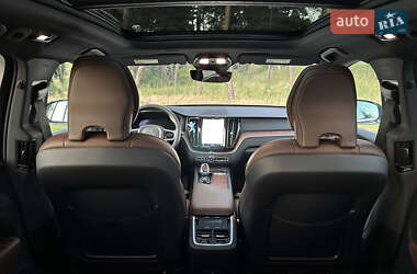 Внедорожник / Кроссовер Volvo XC60 2021 в 