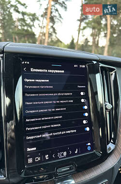 Внедорожник / Кроссовер Volvo XC60 2021 в 