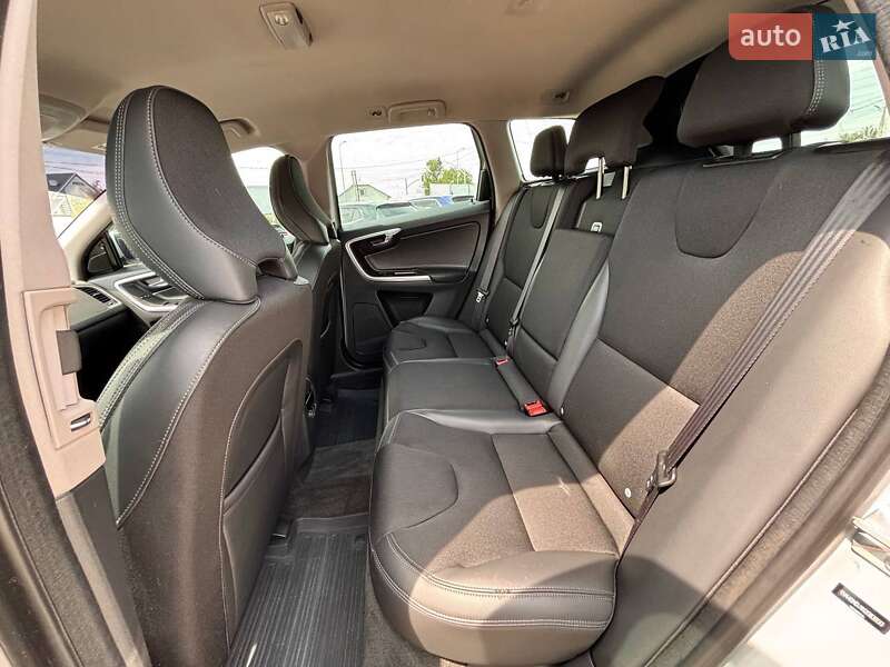 Позашляховик / Кросовер Volvo XC60 2017 в Львові