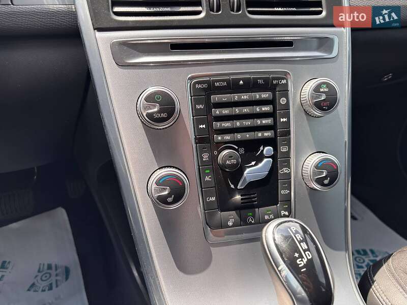 Позашляховик / Кросовер Volvo XC60 2017 в Львові