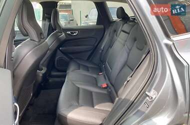 Внедорожник / Кроссовер Volvo XC60 2019 в 