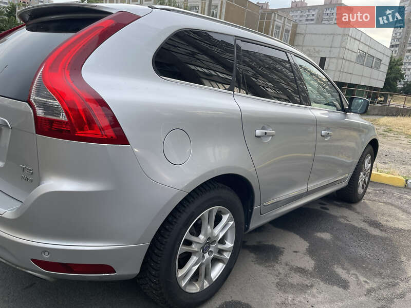 Позашляховик / Кросовер Volvo XC60 2015 в Києві