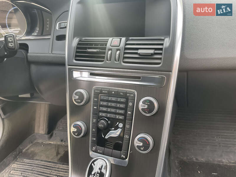 Позашляховик / Кросовер Volvo XC60 2015 в Києві