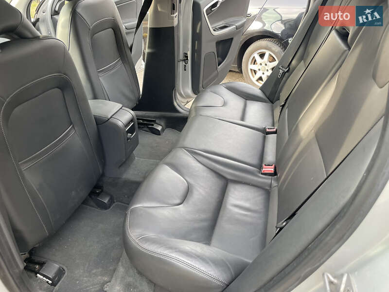 Позашляховик / Кросовер Volvo XC60 2015 в Києві