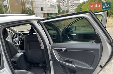Внедорожник / Кроссовер Volvo XC60 2015 в 