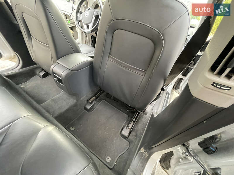 Позашляховик / Кросовер Volvo XC60 2015 в Києві