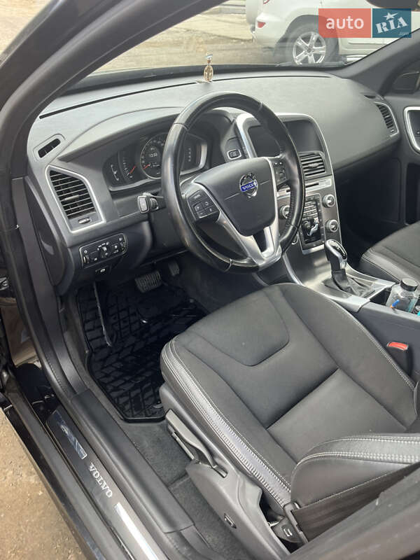 Позашляховик / Кросовер Volvo XC60 2015 в Міжгір'ї