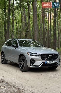 Внедорожник / Кроссовер Volvo XC60 2021 в 
