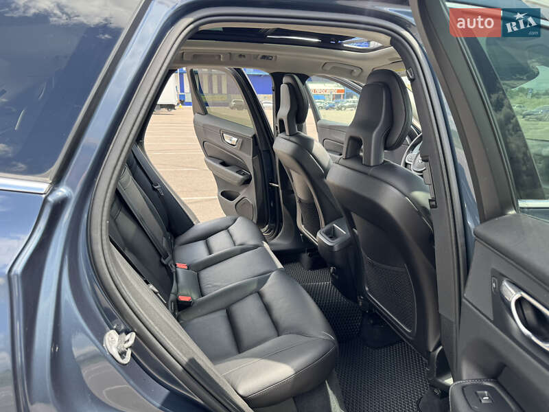 Позашляховик / Кросовер Volvo XC60 2017 в Рівному