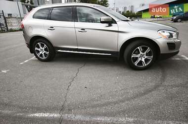 Внедорожник / Кроссовер Volvo XC60 2012 в 