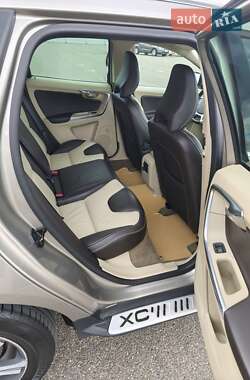 Внедорожник / Кроссовер Volvo XC60 2012 в 