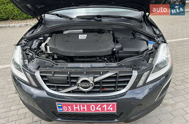 Внедорожник / Кроссовер Volvo XC60 2013 в 