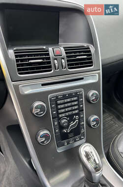 Внедорожник / Кроссовер Volvo XC60 2013 в 