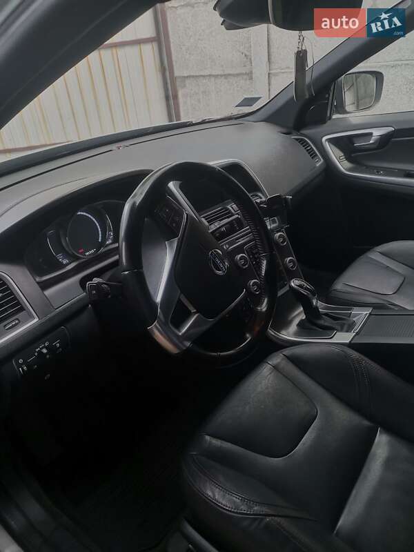 Внедорожник / Кроссовер Volvo XC60 2015 в Киеве