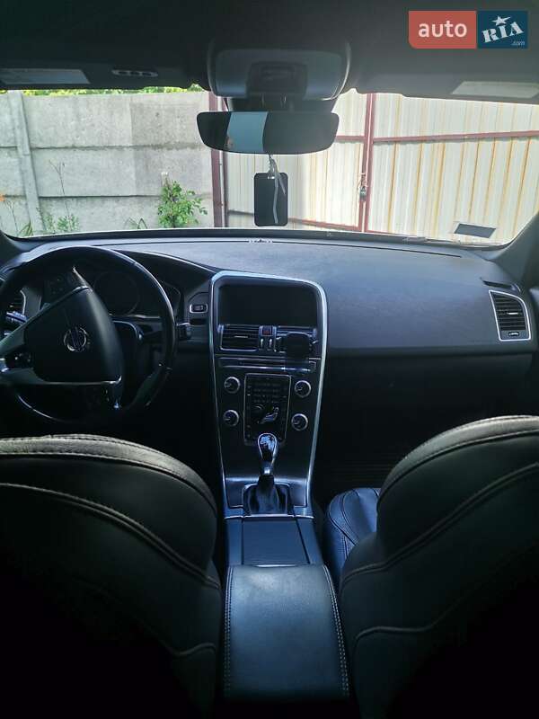 Внедорожник / Кроссовер Volvo XC60 2015 в Киеве