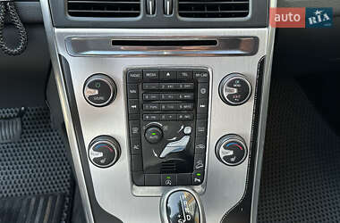 Внедорожник / Кроссовер Volvo XC60 2016 в 