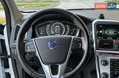 Внедорожник / Кроссовер Volvo XC60 2016 в 